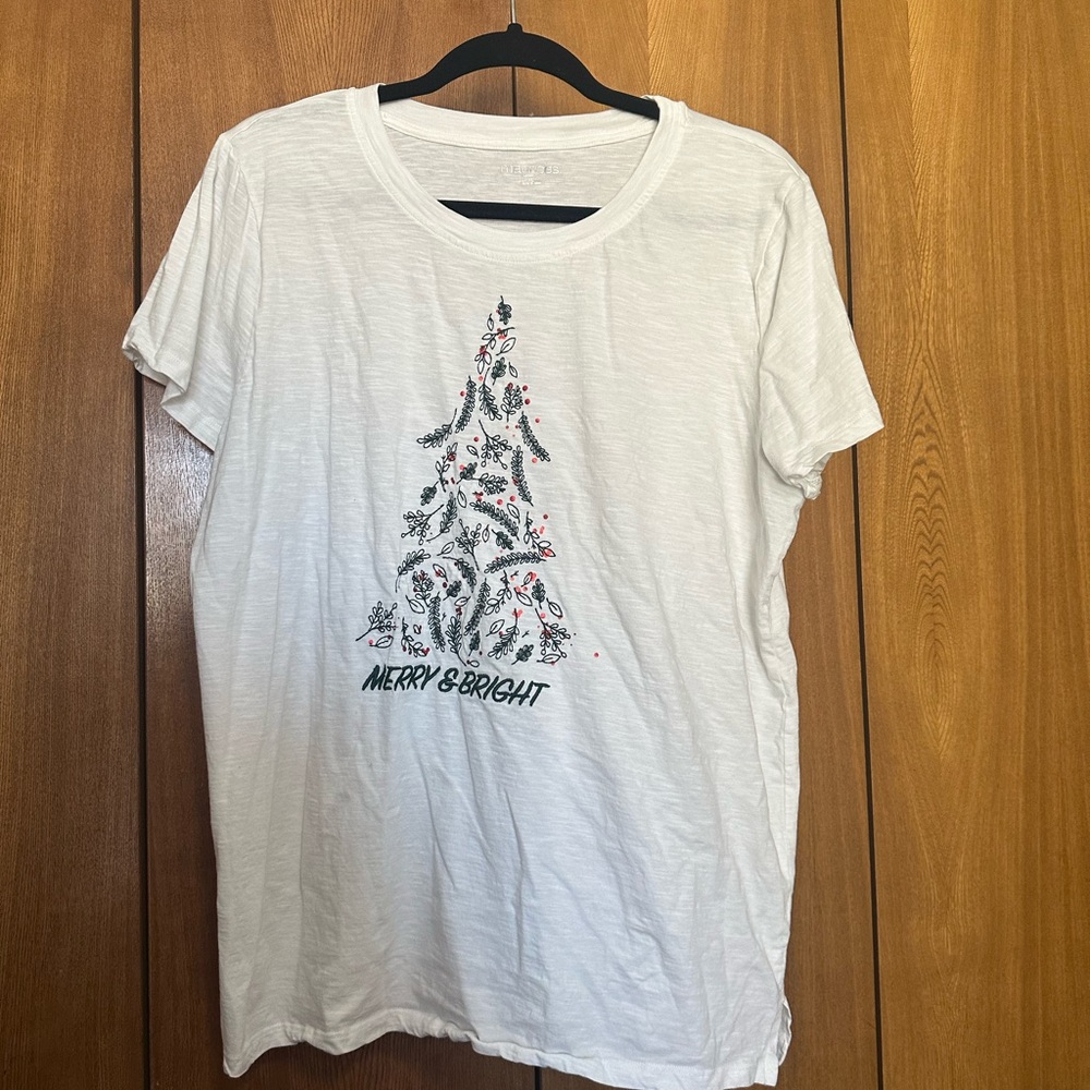 Maurices White Short Sleeve Tee with Black & Red Holiday Tree Graphic